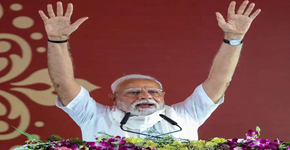 प्रधानमंत्री मोदी का उत्तर प्रदेश दौरा: विकास परियोजनाओं का उद्घाटन और नई ट्रेन सेवाएं