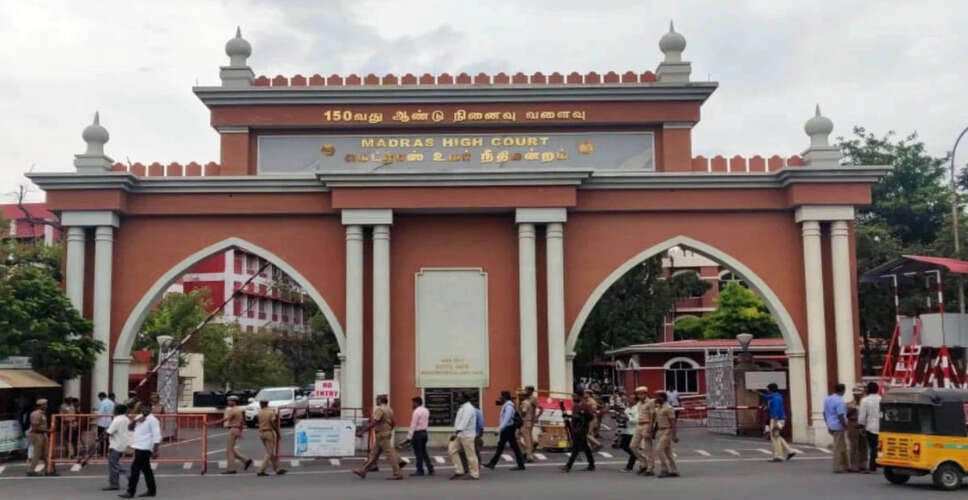 मद्रास हाई कोर्ट ने अवैध निर्माणों पर कार्रवाई में विफलता के लिए आईएएस अधिकारी को दंडित किया