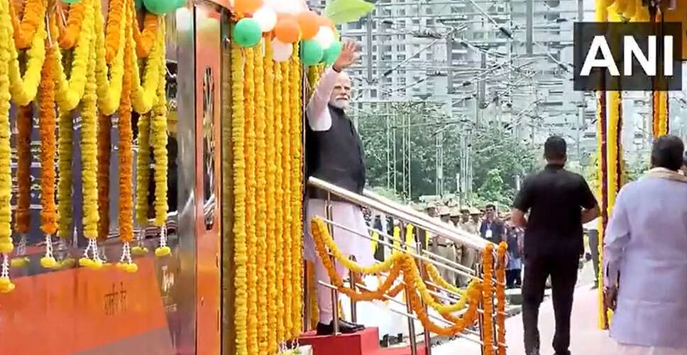 प्रधानमंत्री मोदी ने बेंगलुरु में नई वंदे भारत एक्सप्रेस ट्रेनों का उद्घाटन किया