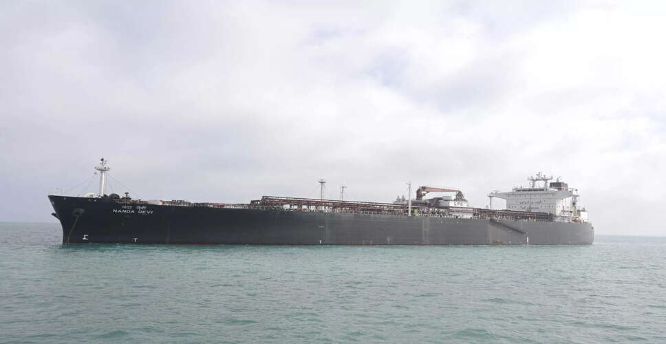 गुजरात के वडिनार पोर्ट पर LPG टैंकर 'नंदा देवी' की सफल आगमन