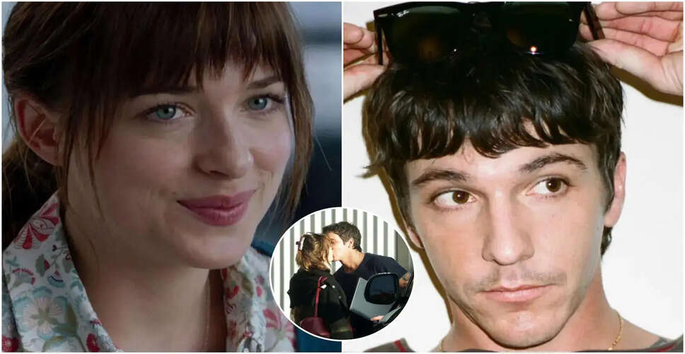 डकोटा जॉनसन के प्रेमी रोल मॉडल की कहानी: एक संगीतकार की यात्रा