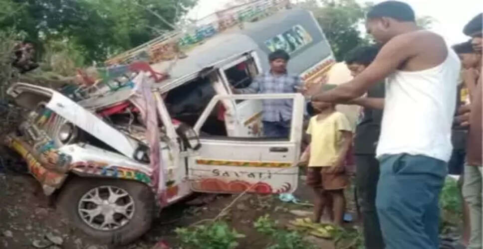 झारखंड के पलामू और लातेहार में दो सड़क हादसों में छह लोगों की मौत, 11 घायल