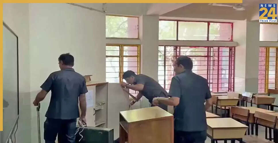 दिल्ली के स्कूलों में बम की धमकी, छात्रों और स्टाफ को सुरक्षित निकाला गया