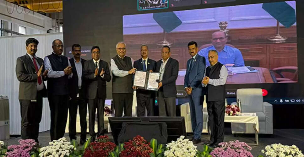 LCA Mk1A के लिए पहले विंग असेंबली का HAL को सौंपा गया