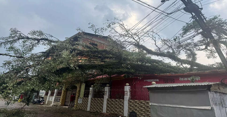 दक्षिण असम में भूकंप और चक्रवात ने मचाई तबाही