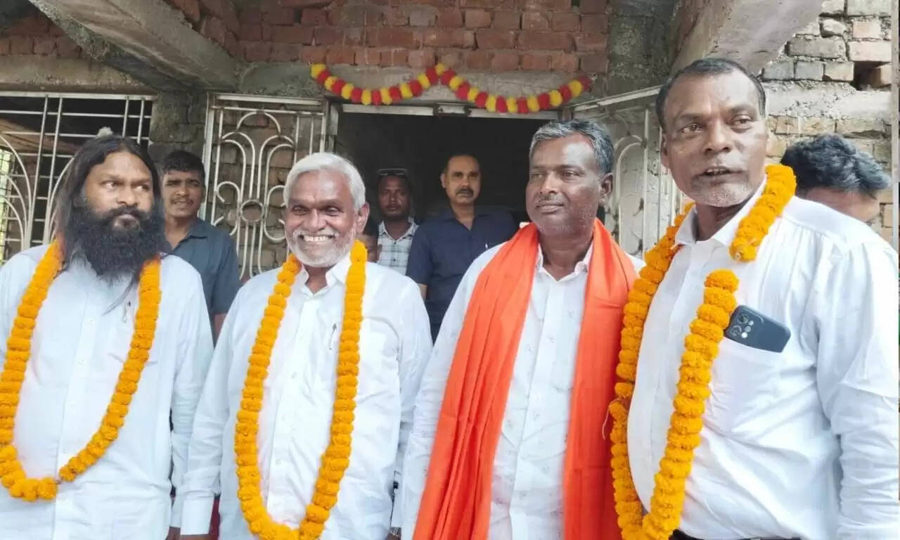 घाटशिला उपचुनाव: बीजेपी और JMM के बीच सीधी टक्कर