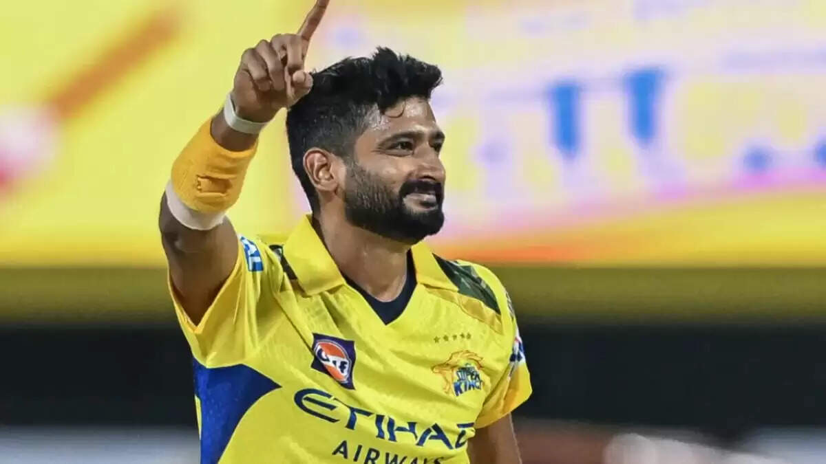 खलील अहमद ने इंग्लैंड टेस्ट सीरीज के बीच छोड़ा भारत, नई टीम में शामिल हुए