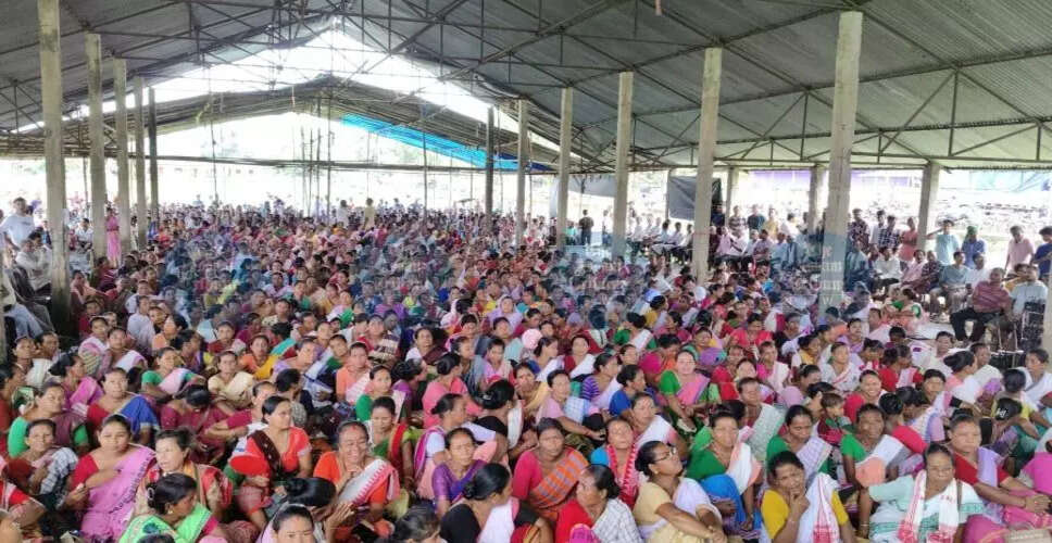 बर्दुआर बागान में स्थानीय निवासियों का विरोध प्रदर्शन