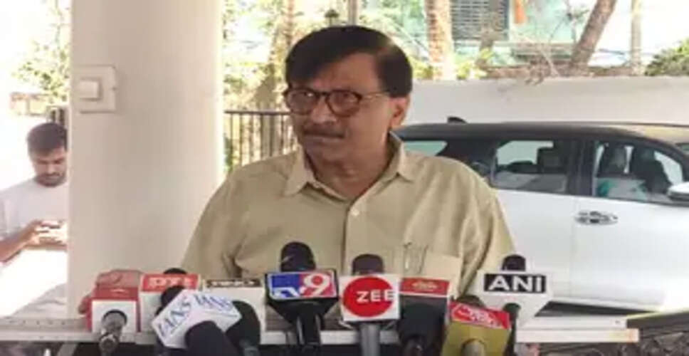 दिल्ली में केजरीवाल ताकतवर, देशद्रोही कहना ठीक नहीं : संजय राउत