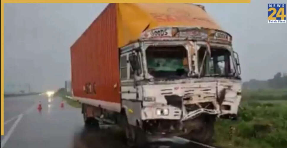 उत्तर प्रदेश में ट्रैक्टर को टक्कर मारने से 8 की मौत, 43 घायल