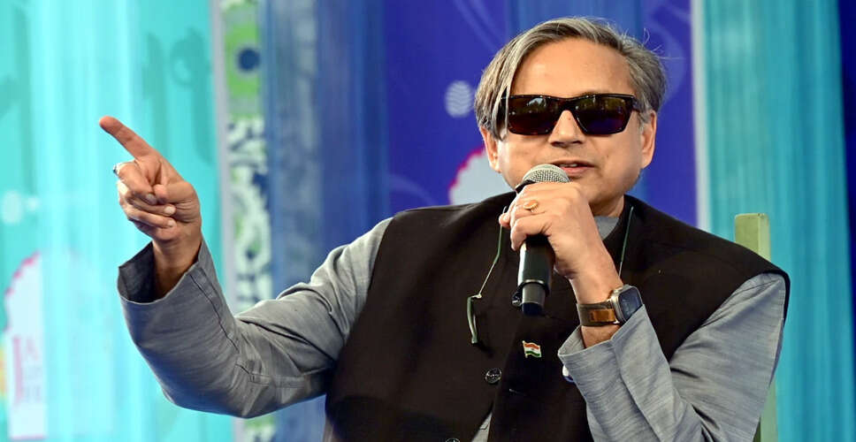 शशि थरूर ने वंशवादी राजनीति पर उठाए सवाल, योग्यतावाद की आवश्यकता पर जोर