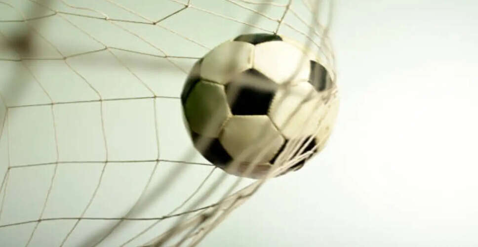 मैक्सिको सिटी में फुटबॉल के जरिए विश्व कप के खिलाफ प्रदर्शन