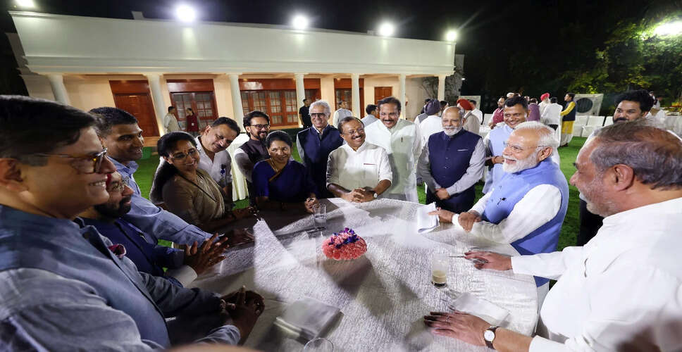 प्रधानमंत्री मोदी ने आतंकवाद के खिलाफ वैश्विक प्रतिनिधिमंडलों से की मुलाकात