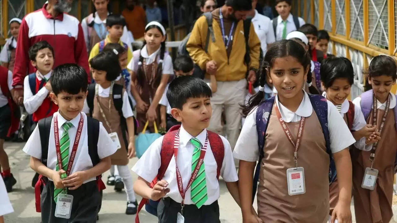 दिल्ली में प्राइवेट स्कूलों की फीस वृद्धि पर नई नियमावली