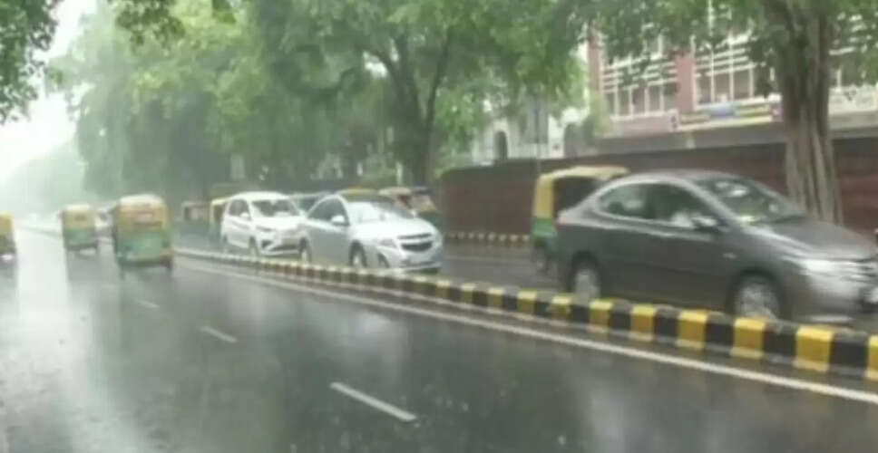 दिल्ली में भारी बारिश से यातायात प्रभावित, कई क्षेत्र जलमग्न