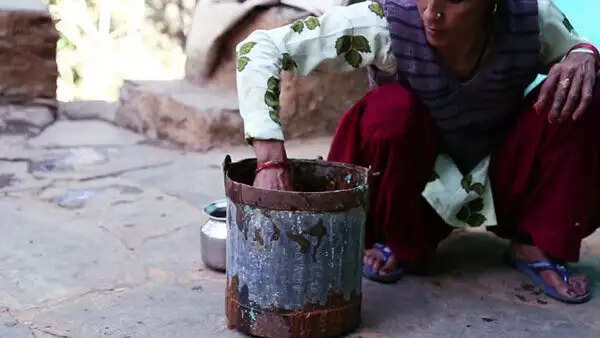 पत्नी की गलतियों से पति की बर्बादी: जानें क्या हैं ये संकेत