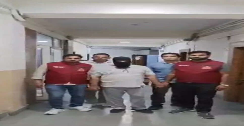 दिल्ली पुलिस ने 1998 हत्या मामले के आजीवन कारावास की सजा काट रहे आरोपी को पकड़ा