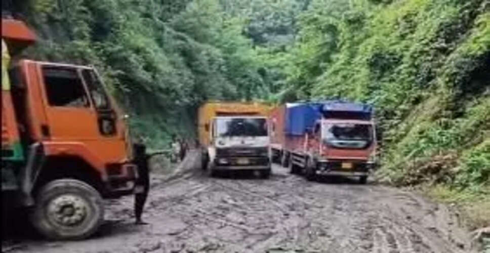 आइज़ॉल-सिलचर हाईवे की स्थिति और भी बिगड़ी, ट्रकर्स की मुश्किलें बढ़ीं