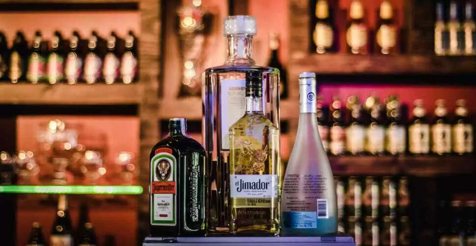 कर्नाटका सरकार ने शराब लाइसेंस शुल्क में 50% की कटौती की