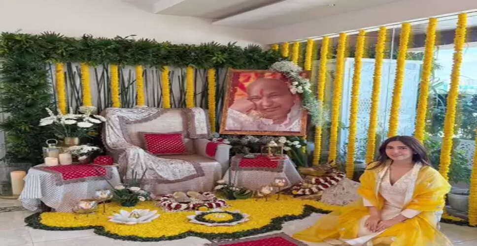 भूमि पेडनेकर ने गुरुजी निर्मल सिंह महाराज के जन्मदिन पर घर में रखी पूजा, तस्वीरें कीं साझा