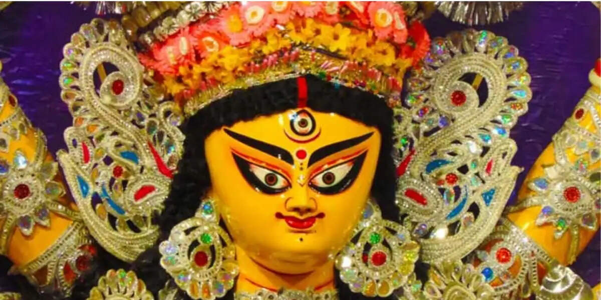 मां दुर्गा की मूर्तियों में वेश्यालय की मिट्टी का अद्भुत महत्व