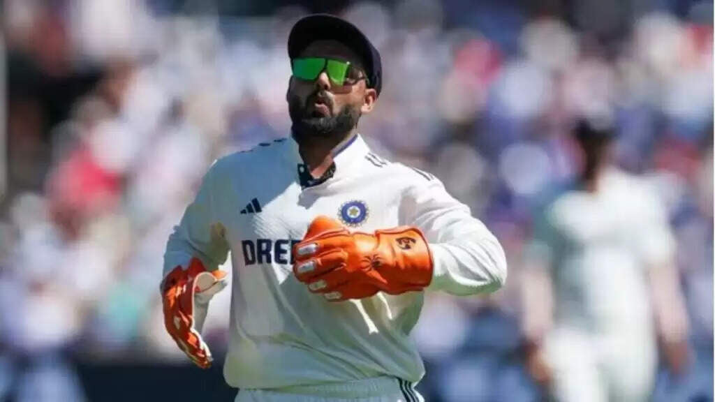 ऋषभ पंत मैनचेस्टर टेस्ट से बाहर, ध्रुव जुरेल को मिलेगा मौका
