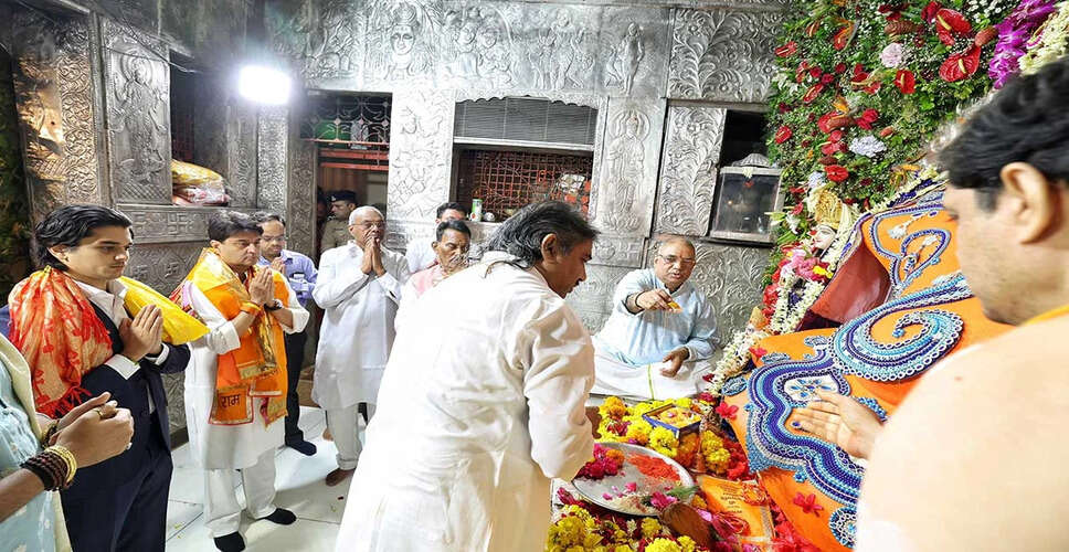 ज्योतिरादित्य सिंधिया ने इंदौर में गणेशोत्सव की शुरुआत की