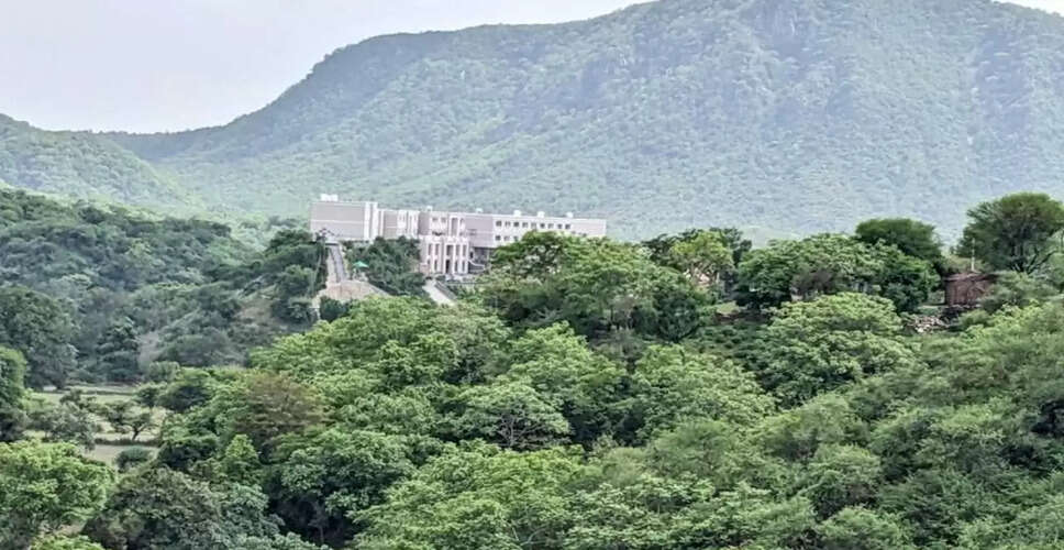 अरावली पर्वत की नई परिभाषा पर विवाद: पर्यावरण प्रेमियों का विरोध