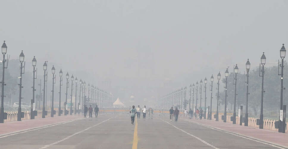 दिल्ली में दिवाली के बाद वायु गुणवत्ता 'बेहद खराब', AQI 346 तक पहुंचा