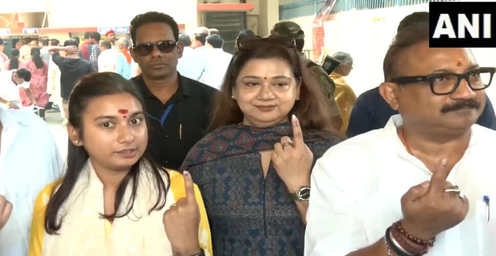 बिहार चुनाव 2025: लोजपा सांसद शांभवी चौधरी के मतदान पर विवाद