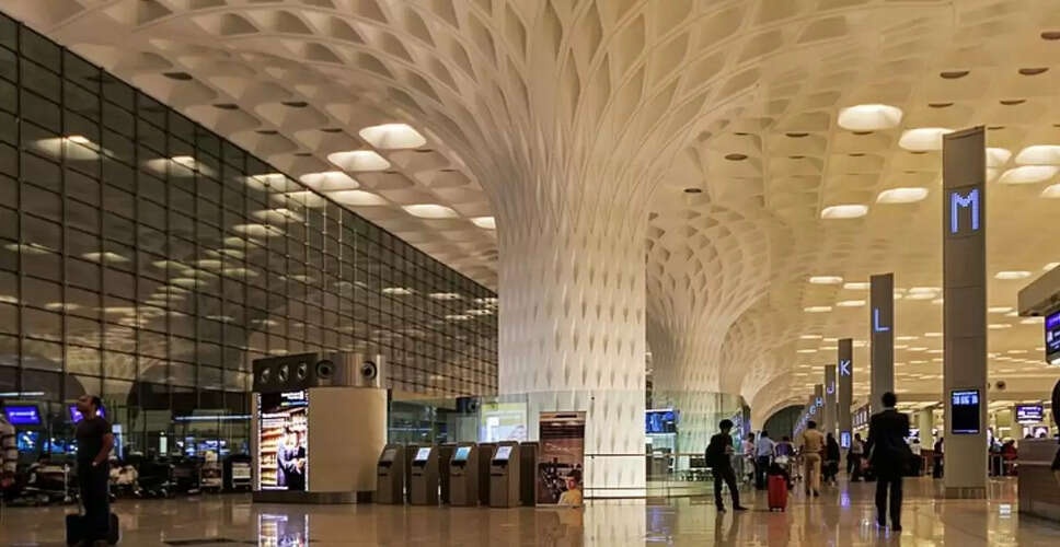 मुंबई एयरपोर्ट पर तकनीकी समस्या से प्रभावित उड़ानें, चेक-इन सिस्टम में सुधार