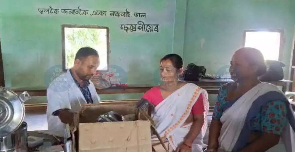 असम में बाढ़ से प्रभावित क्षेत्रों में राहत कार्य जारी