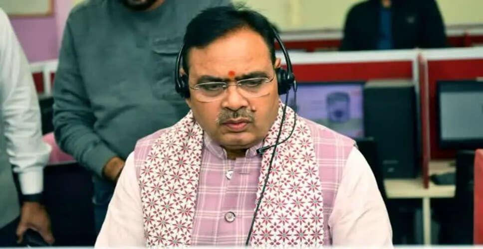 राजस्थान के मुख्यमंत्री ने हेल्पलाइन पर जनता की समस्याएं सुनीं