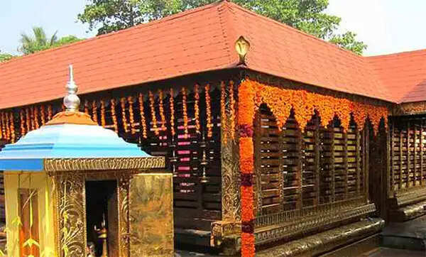 कोट्टनकुलगंरा श्रीदेवी मंदिर: पुरुषों के लिए अनोखा पूजा नियम
