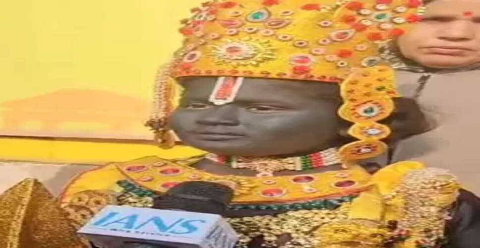 श्री राम लला के गेटअप में महाराष्ट्र से अयोध्या पहुंची वेदिका, कहा- 'जय श्री राम'