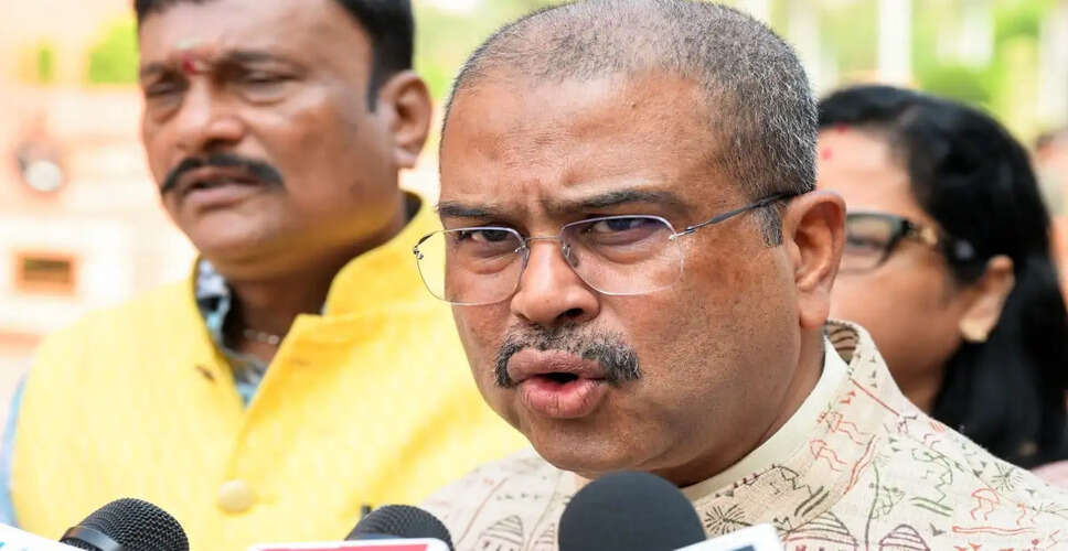 केंद्रीय शिक्षा मंत्री ने ओएसएम प्रणाली की पारदर्शिता पर जोर दिया