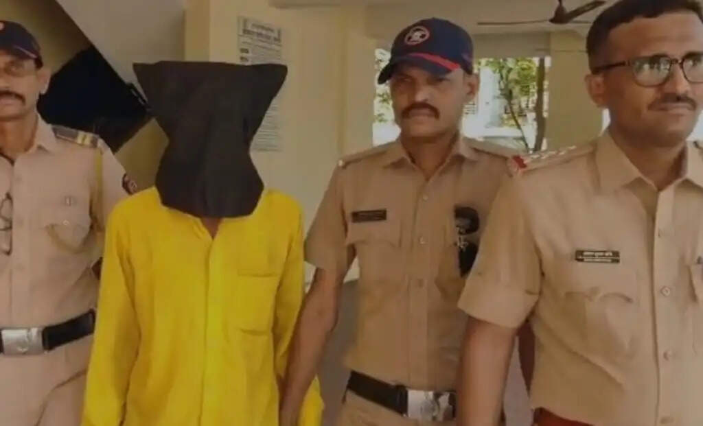 महाराष्ट्र में 78 वर्षीय बाबा पर 15 वर्षीय बच्ची के यौन शोषण का आरोप