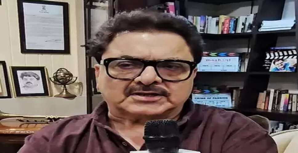 जया बच्चन ने फैन को मारा 'धक्का', फिल्म इंडस्ट्री की हस्तियों ने बताया निंदनीय
