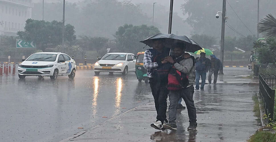 बेंगलुरु में मूसलधार बारिश से बाढ़ की स्थिति, मौसम विभाग ने जारी किया ऑरेंज अलर्ट