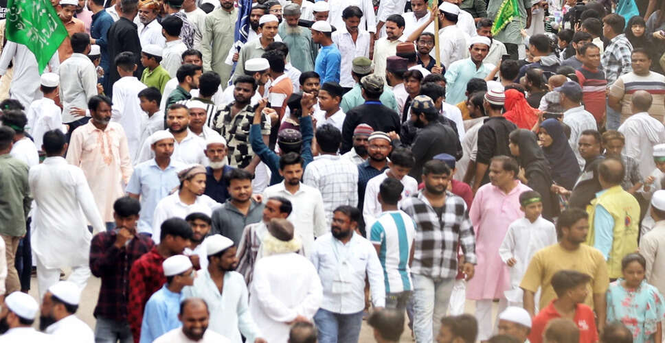 पटेलनगर में पैगंबर मोहम्मद पर टिप्पणी के विरोध में हंगामा, युवक हिरासत में