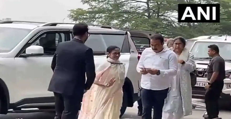 ममता बनर्जी का दिल्ली दौरा: तृणमूल कांग्रेस में असंतोष की बढ़ती लहर