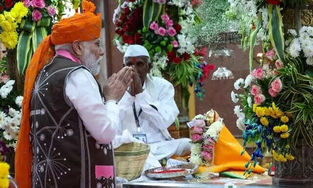 प्रधानमंत्री मोदी का गुजरात दौरा: आदिवासी समुदाय के लिए नई योजनाओं की घोषणा