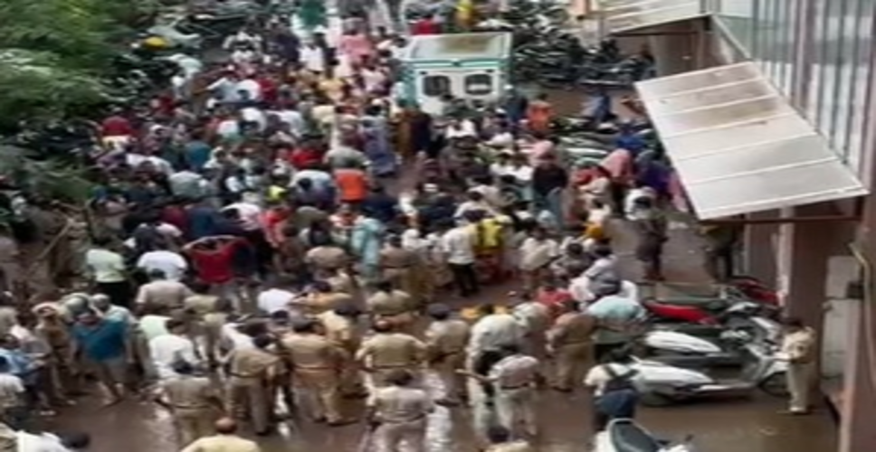 मुंबई के मलाड में बड़ा हादसा, बिल्डिंग में काम के दौरान नीचे गिरे मजदूर, दो की मौत