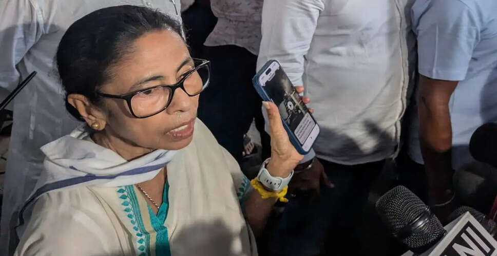 TMC की विधायक बैठक स्थगित, 80 में से केवल 19 विधायक पहुंचे