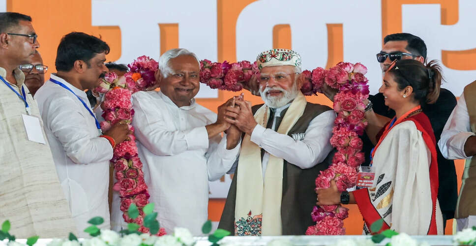 बिहार विधानसभा चुनाव 2025: मतगणना के शुरुआती रुझान और राजनीतिक बयानबाज़ी