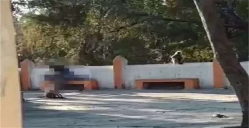 मंदिर में आपत्तिजनक हरकत: युवक-युवती की गिरफ्तारी से मचा हड़कंप