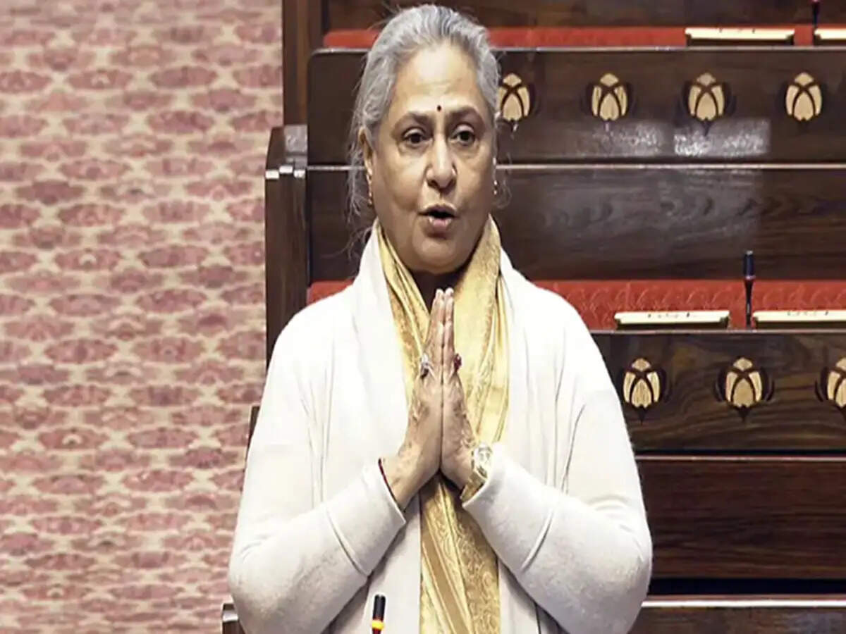 अमिताभ बच्चन ने 'कौन बनेगा करोड़पति 18' में गांव की लाइब्रेरी के लिए मांगी माफी