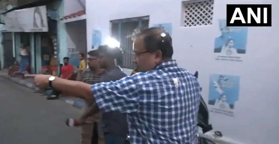 टीएमसी नेता कुणाल घोष पर अंडा फेंकने की घटना, ममता बनर्जी के घर के बाहर हुआ हमला