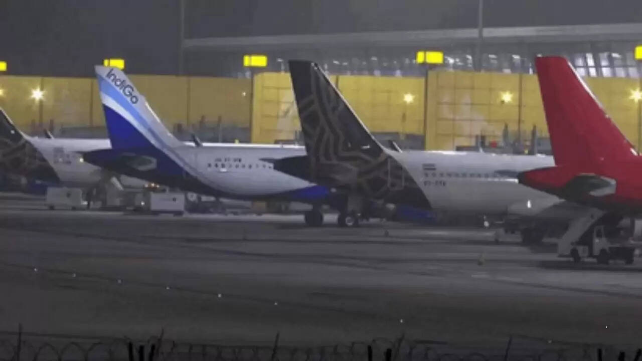 कोहरे के कारण IndiGo की उड़ानें प्रभावित, चंडीगढ़ की फ्लाइट्स जयपुर डायवर्ट