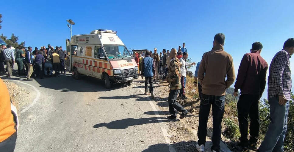 उत्तराखंड में बस दुर्घटना: 5 की मौत, 13 घायल